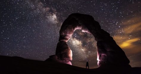 delicate-arch-night-stars-landscape